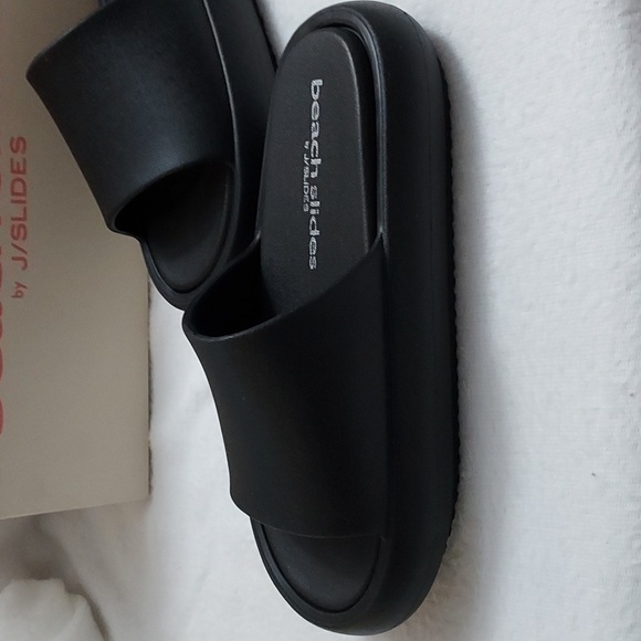 J Slides Beach Slides - Picture 8 of 10